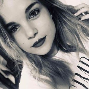 Meet your Posher, Diana rosa